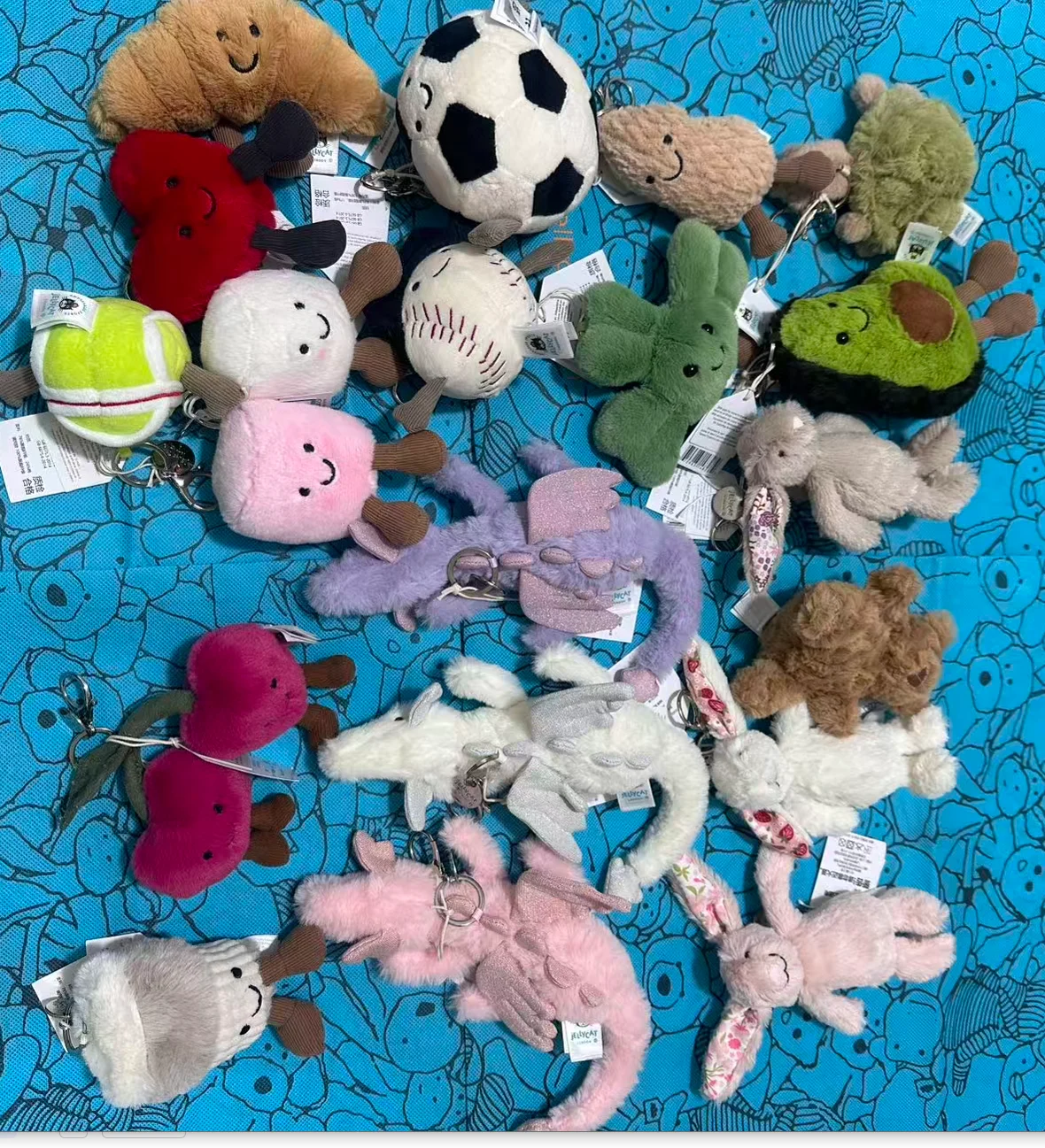 새로운 JC 브랜드 봉제인형 열쇠고리, 귀여운 액세서리, 가방 참으로도 적합하며, 생일이나 어린이날 선물로 완벽합니다.