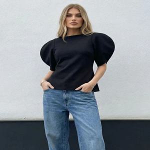 HH 여성 빈티지 블랙 숏 퍼프 슬리브 셔츠 O넥 비대칭 밑단 블라우스 2026 봄 트렌드 하이 스트리트 여성 시크 탑