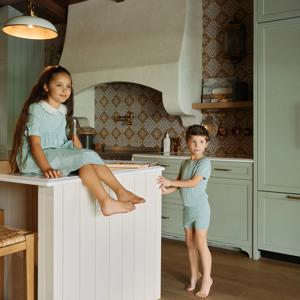 AS SS26 세이지 컬렉션 100% 코튼 깅엄 체크 여아 자수 칼라 드레스 케이블 스웨터 탑 형제 자매 가족 커플룩