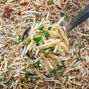 채썰어 더 맛있는 국내산 수제 무장아찌 500g