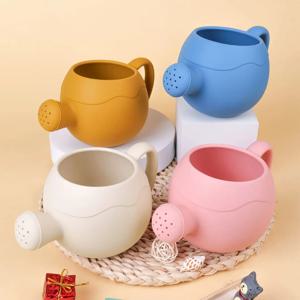 1PC 스프링클러 물뿌리개 귀여운 만화 정원 어린이 홈 실리콘 꽃병 해변 스프레이 목욕 장난감 조기 교육