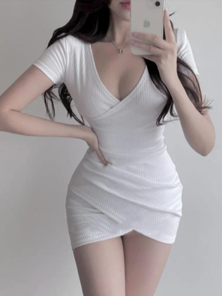 플러스 사이즈 여성용 딥 브이넥 로우 컷 크로스 플리츠 드레스 바디 쉐이핑 짧은 스커트 여름 패션 한국 스타일 폴리에스테르 섬유