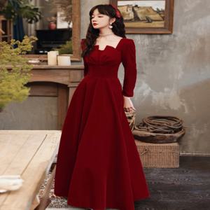 우아한 롱 슬리브 스퀘어 넥 웨딩드레스 레드 와인 색상 약혼 파티 답례품 드레스 신부 가을 신상품