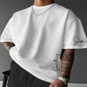 2025년 여름 신상 남성 티셔츠는 캐주얼하고 패셔너블하며 편안하고 부드럽고 통기성이 좋은 3D 스트라이프 패턴 프린트를 특징으로 합니다.