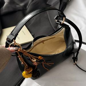 지퍼 포켓이 있는 심플한 겨드랑이 크로스바디 백 여성용 트렌디하고 다용도인 소형 가방 부드러운 PU 가죽 싱글 스트랩 온라인 독점