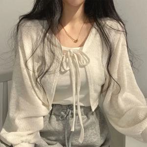 여성용 화이트 니트 가디건, 얇은 자외선 차단, 레이스업 니트웨어 상의, 여성 패션, 한국 랜턴 소매, 짧은 코트, 여름