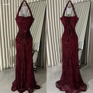 아만다 맞춤형 와인 레드 홀터 프롬 드레스 비즈 장식 하이 웨이스트 슬릿 새틴 레이스 이브닝 드레스 슬림 머메이드 정장