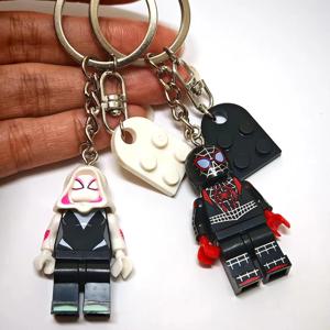 2개 세트 수제 만화 스파이더 마일즈와 그웬 커플 키체인 애니메이션 키링 코스프레 소품 연인용 백팩 크리스마스 선물