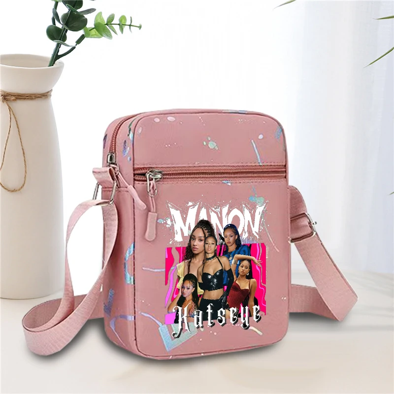 패션 K POP K-KATSEYE 숄더백 귀엽고 정교한 핫 스탬핑 폰 파우치 조절 가능한 스트랩 내구성 있는 지퍼 여성 가방 선물