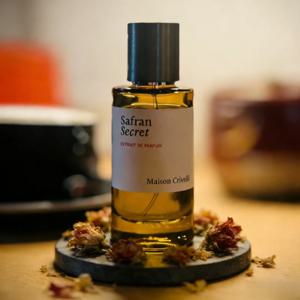 메종 크리벨리 럭셔리 우드 마라쿠자 향수 50ml/100ml 오래 지속되는 우아한 오리엔탈 플로럴 우디 향과 6가지 독특한 향기