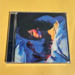 로드 멜로드라마 CD 얼터너티브 팝 앨범 감성적인 보컬 우아한 프로덕션 풍부한 멜로디 음악 팬과 수집가를 위한 작품