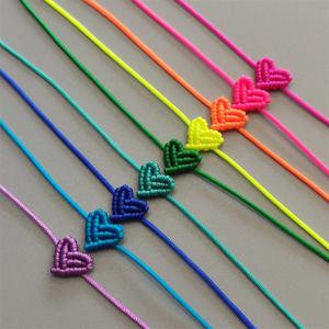 손으로 짠 복숭아 하트 모양 팔찌 조절 가능한 빨간 끈 행운의 부적 여성 남성 커플 베스트 프렌드용 - 수제 선물