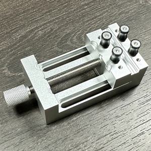 고무 소프트 조이가 있는 미니 드릴 프레스 바이스 1개, 0-47mm 클램핑 범위 미니 바이스 클램프 (공예, 모델링 및 수리용)
