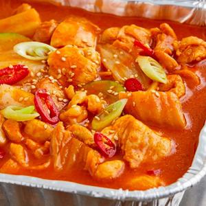 (1+1)묵은지 순살 닭볶음탕500g+조리냄비세트 매콤 칼칼 전용 냄비로 간편하게! 즉석 밀키트 캠핑 홈파티