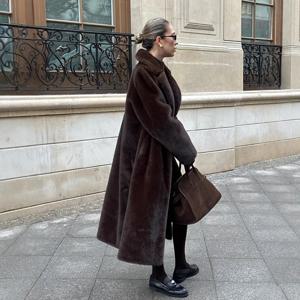 여성 벨트형 겨울 에코 퍼 코트 단색 퍼리 칼라 허리 조절 여성 밍크 퍼 재킷 겨울 디자인 여성 퍼 코트