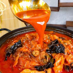 비법육수로 만든 진한 옛날식 중화 짬뽕탕
