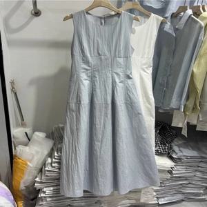 미니멀리스트 화이트 베스트 드레스 여성 여름 2025 허리 조절 플로럴 프린트 하이웨이스트 롱 드레스 캐주얼 솔리드 컬러 가운