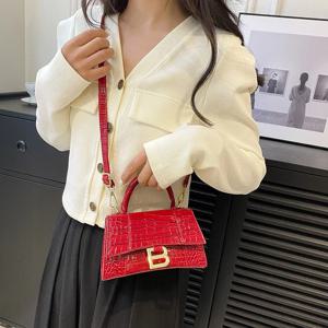 클래식 명품 디자이너 기저귀 가방: 빈티지 스타일과 넉넉한 수납공간을 갖춘 여성용 우아한 크로스바디 핸드백 메신저 토트백