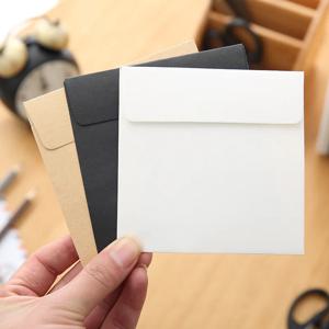 100pcs 미니 레트로 봉투 10x10cm 서양식 소형 크래프트 종이 검정/흰색 빈 보관 봉투 사무실 및 학교용