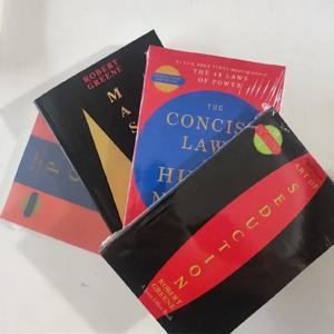 로버트 그린의 4권 세트: 간결한 권력의 48가지 법칙; 인간 본성의 간결한 법칙; 유혹과 마스터리의 기술: 전쟁