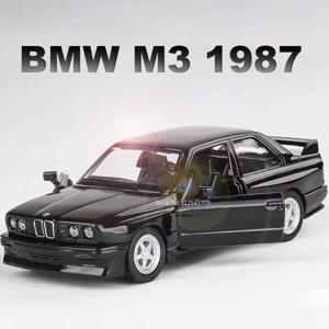 1/36 스케일 BMW M3 1987 장난감 자동차 모델 합금 다이 캐스트 도어 열림 어린이를위한 레트로 차량 모델 소년 선물 컬렉션