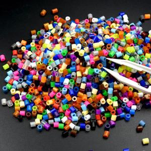 새로운 색상 5MM 500PCs 픽셀 퍼즐 아이언 비즈 어린이를위한 Perler 하마 비즈 Diy 고품질 수제 선물 장난감 퓨즈 비즈