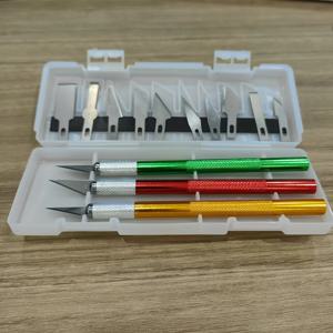 13개의 매우 내구성이 뛰어난 알루미늄 합금 조각 칼 - 종이 조각, 필름 작업 및 DIY 공예를 위한 날카롭고 정밀한 칼날