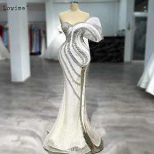 클래식 화이트 롱 머메이드 이브닝 드레스 사이드 슬릿 크리스탈 비대칭 오프숄더 여성 스플릿 파티 드레스 맞춤 제작