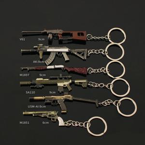 레지던트 이블 8 미니 샷건 V61 펜던트 코스프레 AK M1897 SA110 USM AI M1851 리볼버 합금 모델 키 체인 할로윈 파티 장식