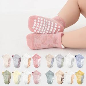 4 짝/대/세트 코튼 통기성 어린이 양말 봄 여름 얇은 아기 메쉬 짧은 양말 소년 소녀 귀여운 만화 미끄럼 방지 바닥 양말