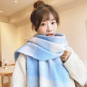 데이트룩 심쿵 목도리 울이라 따뜻해