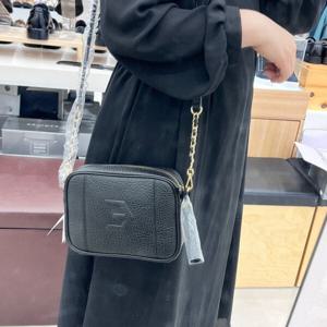 [에스콰이아]에스콰이아  데일리 태슬장식 숄더 크로스백  23cm