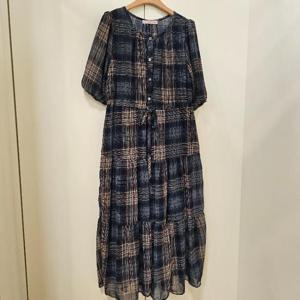 스테파니 HC07 반버튼 체크 캉캉 롱 원피스 A24SO4301