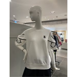 르니앤맥코이 소매 리본장식 곰돌이 패치 티셔츠 (MM10TS600HJY)