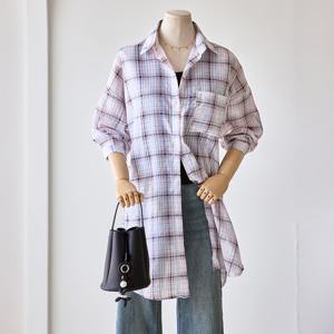 [커스텀에이블] 체크 롤업 옆트임 롱 셔츠_T2508BL622C