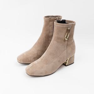 [신난다슈] 여성 앵클부츠 5cm 스판 숏 앵글 부츠 기모 스웨이드 통굽 MRO255125 베이지