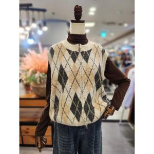 스테파니 세이브존01 아가일 니트 조끼 A25SW5411