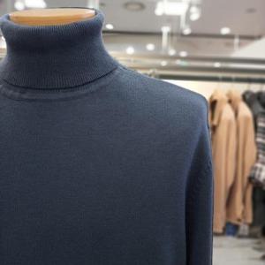 트레몰로 HC10 2025 니트폴라 TRNBF5W9221