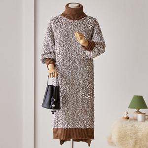 [커스텀에이블] 눈꽃 배색폴라 니트 원피스_T2512OP624D