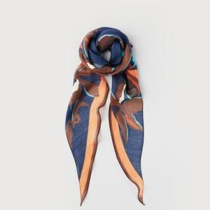 올리비아로렌 MG01 모던 플라워 삼각 스카프_ VYCXF4Z7411