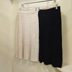 스테파니 HC07 배색꽈배기 니트 스커트 A26SK6105