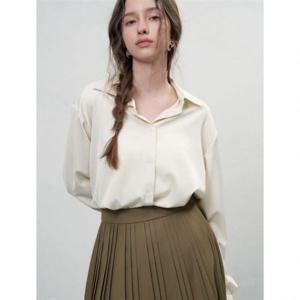 제너럴아이디어 세미 루즈 실키 셔츠 [BUTTER] WBE3L03502 383425