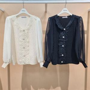 라티움 HC34 프릴배색팔부분쉬폰어깨셔링신축성좋은브이넥니트블라우스 T2621bl04