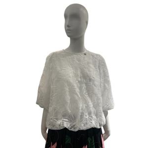 르니앤맥코이 플라워 펀칭 라운드 블라우스 (MN05BL020HJY)