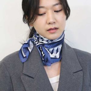 봄 코디 쁘띠 사각 스카프 디멘시오 블루 목 손수건