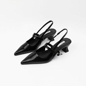 [신난다슈] 여성 슬링백힐 5cm 스틸레토 슬링백 구두 펌프스 힐 미들힐 버클 EF243075 블랙