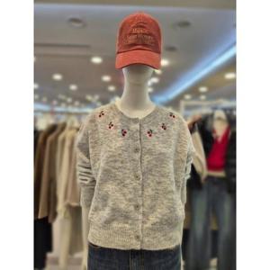 부루앤쥬디 세이브존03 부루앤쥬디 진주 체리 울 가디건 AGBBQLCD002BA