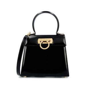 페라가모 아이코닉 스몰 탑 핸들 백 212193 749021 TP934586672
