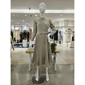 [포커스]MARIO포커스 옆셔링 니트 주름 원피스 FS4A7ST00578