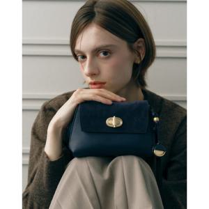 [워시백증정] 다크네이비 가죽 스웨이드콤비 오브 장식 크로스백 S JABA5F122N2